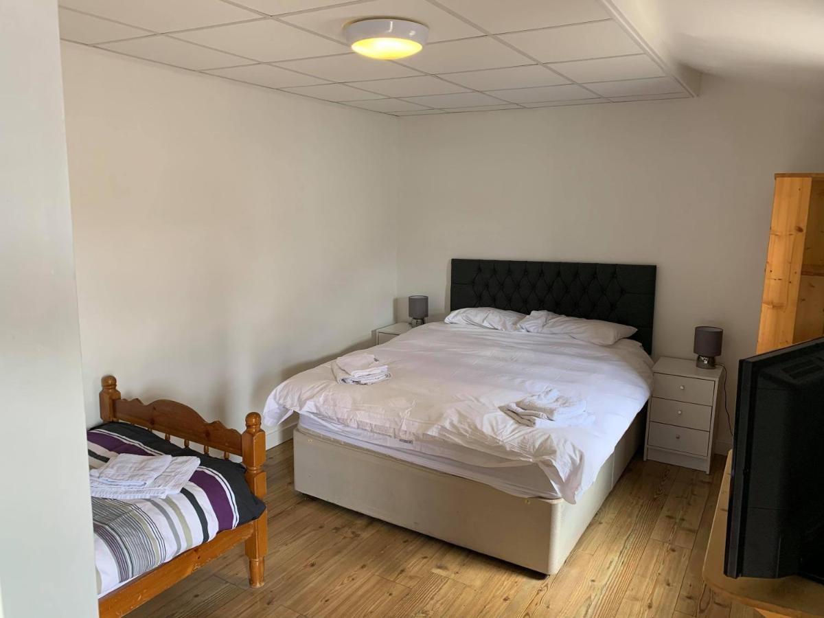 The Carisbrooke Hotell Forres Exteriör bild